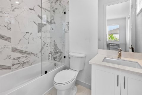 Casa en venta en Miramar, Florida, 4 dormitorios, 337.89 m2 № 2173222 - foto 28