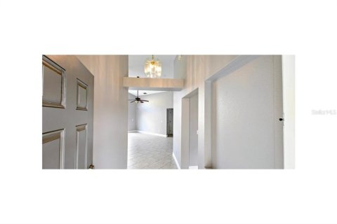 Casa en alquiler en Davenport, Florida, 3 dormitorios, 125.6 m2 № 1912428 - foto 3