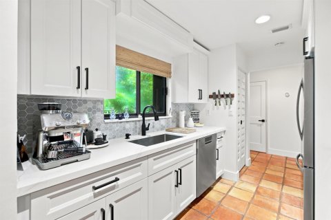 Touwnhouse à vendre à Miami, Floride: 2 chambres, 119.57 m2 № 2275795 - photo 8