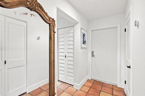 Touwnhouse à vendre à Miami, Floride: 2 chambres, 119.57 m2 № 2275795 - photo 6