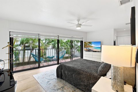 Touwnhouse à vendre à Miami, Floride: 2 chambres, 119.57 m2 № 2275795 - photo 23