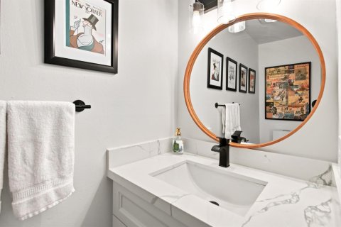 Touwnhouse à vendre à Miami, Floride: 2 chambres, 119.57 m2 № 2275795 - photo 19