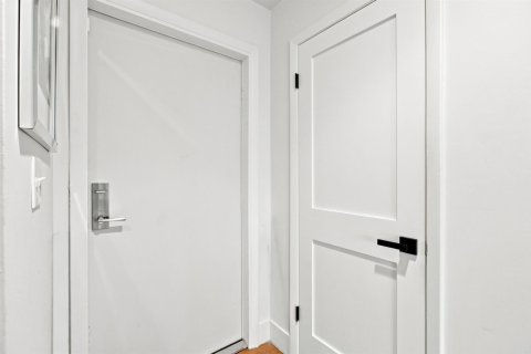 Touwnhouse à vendre à Miami, Floride: 2 chambres, 119.57 m2 № 2275795 - photo 7