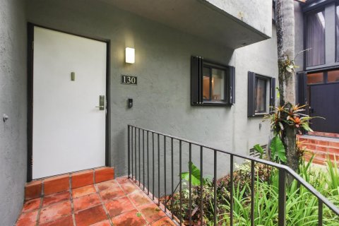 Touwnhouse à vendre à Miami, Floride: 2 chambres, 119.57 m2 № 2275795 - photo 4