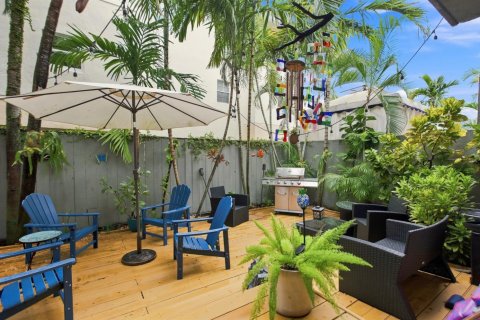 Touwnhouse à vendre à Miami, Floride: 2 chambres, 119.57 m2 № 2275795 - photo 17