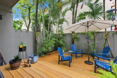Touwnhouse à vendre à Miami, Floride: 2 chambres, 119.57 m2 № 2275795 - photo 18