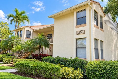 Condo à Deerfield Beach, Floride, 2 chambres  № 2411303