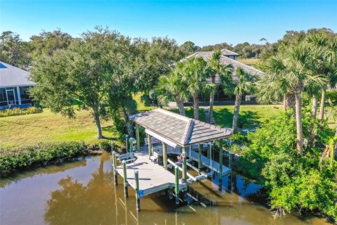 House in Flagler Beach, Florida 3 bedrooms, 232.63 sq.m. № 1551280 - photo 2