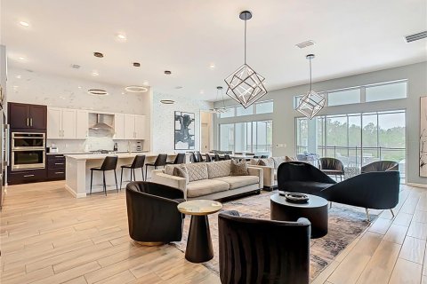 Casa en venta en Davenport, Florida, 11 dormitorios, 607.77 m2 № 1581040 - foto 4