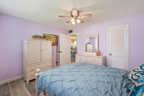 Condo in Pembroke Pines, Florida, 2 bedrooms  № 2081607 - photo 19