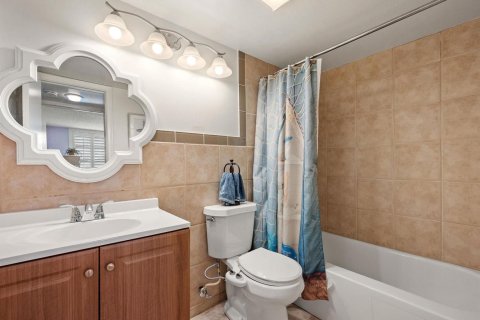 Condo in Pembroke Pines, Florida, 2 bedrooms  № 2081607 - photo 20