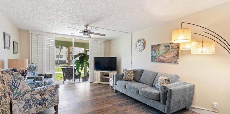 Condo in Pembroke Pines, Florida, 2 bedrooms  № 2081607