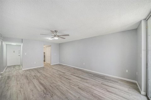 Copropriété à louer à Brandon, Floride: 2 chambres, 101.26 m2 № 1722453 - photo 5