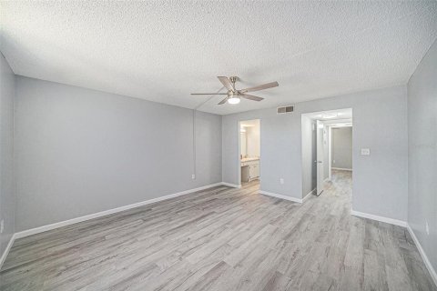 Copropriété à louer à Brandon, Floride: 2 chambres, 101.26 m2 № 1722453 - photo 8