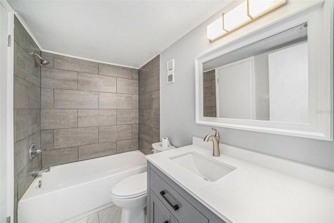 Copropriété à louer à Brandon, Floride: 2 chambres, 101.26 m2 № 1722453 - photo 10
