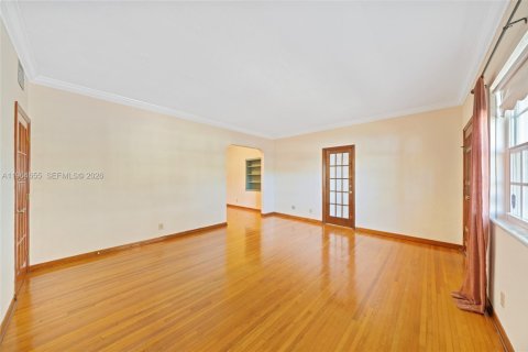 Casa en venta en Miami, Florida, 4 dormitorios, 145.86 m2 № 2029622 - foto 7