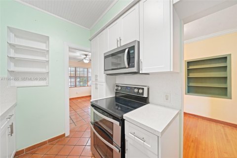 Casa en venta en Miami, Florida, 4 dormitorios, 145.86 m2 № 2029622 - foto 11