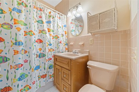 Casa en venta en Miami, Florida, 4 dormitorios, 145.86 m2 № 2029622 - foto 19