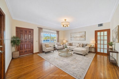 Casa en venta en Miami, Florida, 4 dormitorios, 145.86 m2 № 2029622 - foto 4
