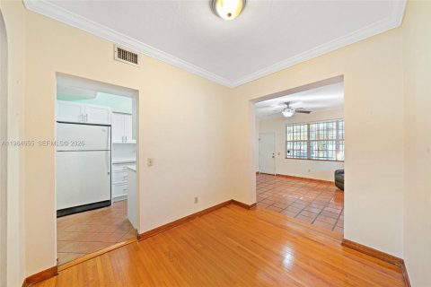 Casa en venta en Miami, Florida, 4 dormitorios, 145.86 m2 № 2029622 - foto 8