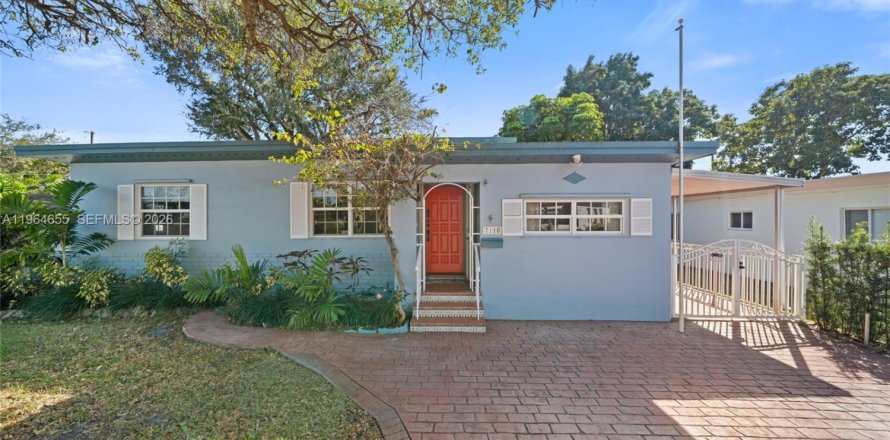 Casa en Miami, Florida 4 dormitorios, 145.86 m2 № 2029622