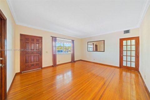 Casa en venta en Miami, Florida, 4 dormitorios, 145.86 m2 № 2029622 - foto 5