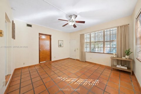 Casa en venta en Miami, Florida, 4 dormitorios, 145.86 m2 № 2029622 - foto 15