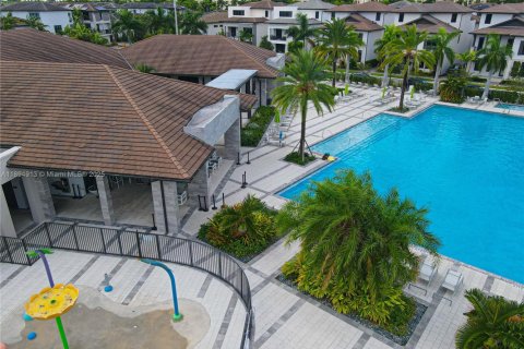 Снять в аренду кондоминиум в Дорал, Флорида 3 спальни, 123.93м2, № 1947447 - фото 5