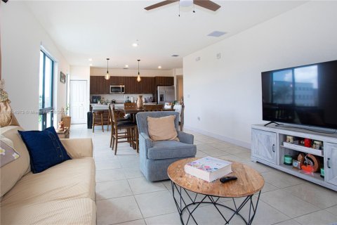 Снять в аренду кондоминиум в Дорал, Флорида 3 спальни, 123.93м2, № 1947447 - фото 17