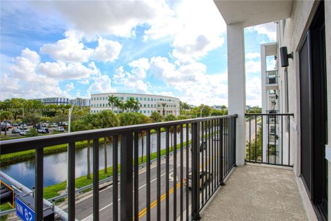 Снять в аренду кондоминиум в Дорал, Флорида 3 спальни, 123.93м2, № 1947447 - фото 19