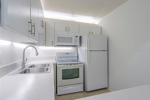 Condominio en venta en Vero Beach, Florida, 1 dormitorio, 64.57 m2 № 1869463 - foto 12