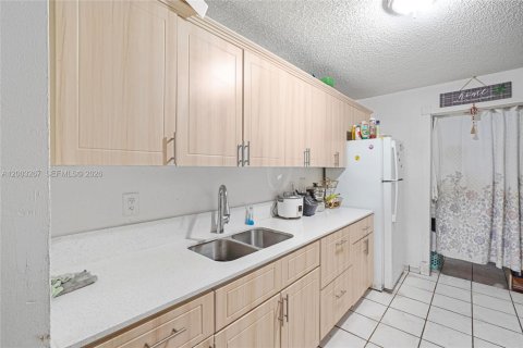 Купить виллу или дом в Майами-Гарденс, Флорида 3 спальни, 104.05м2, № 2068143 - фото 7