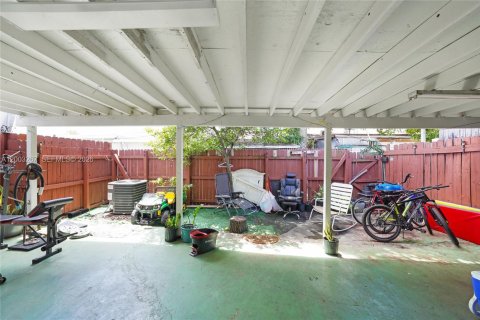 Купить виллу или дом в Майами-Гарденс, Флорида 3 спальни, 104.05м2, № 2068143 - фото 11