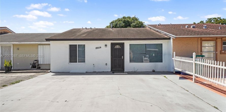 Дом в Майами-Гарденс, Флорида 3 спальни, 104.05м2 № 2068143