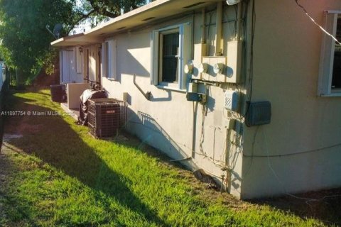 Immobilier commercial à vendre à Miami, Floride: 161.65 m2 № 1953545 - photo 10