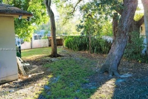 Immobilier commercial à vendre à Miami, Floride: 161.65 m2 № 1953545 - photo 6