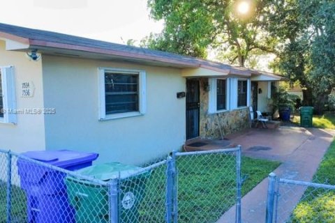 Immobilier commercial à vendre à Miami, Floride: 161.65 m2 № 1953545 - photo 3