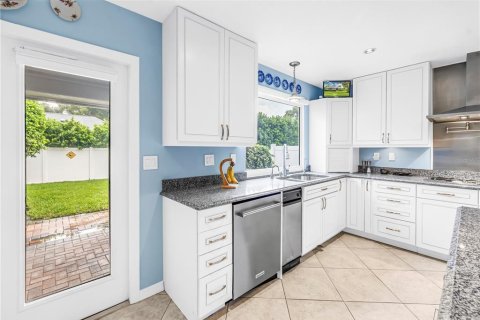 Villa ou maison à vendre à Seminole, Floride: 4 chambres, 315.87 m2 № 2344586 - photo 15