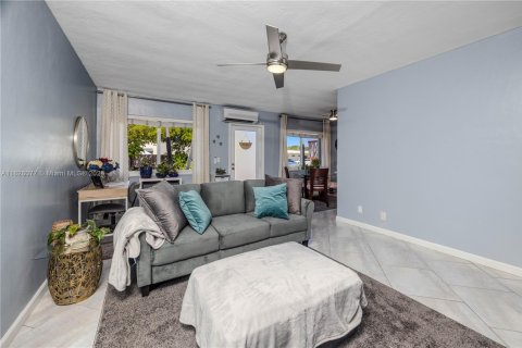 Copropriété à vendre à Hallandale Beach, Floride: 2 chambres, 78.78 m2 № 1799689 - photo 7