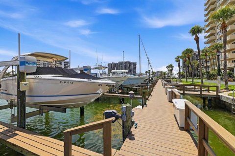 Condo in Clearwater, Florida, 2 bedrooms № 2287713 - photo 18