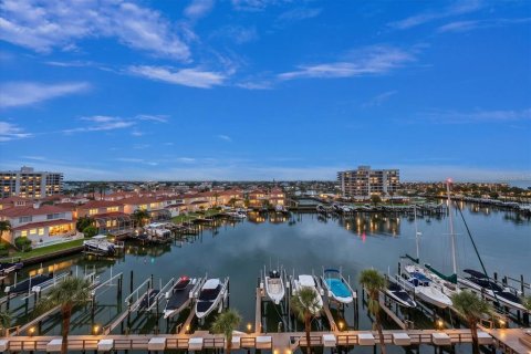 Condo in Clearwater, Florida, 2 bedrooms № 2287713 - photo 3
