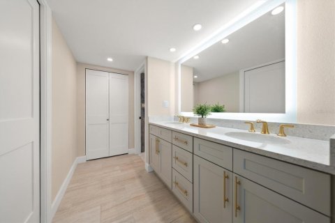 Condo in Clearwater, Florida, 2 bedrooms № 2287713 - photo 23