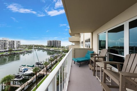 Condo in Clearwater, Florida, 2 bedrooms № 2287713 - photo 15