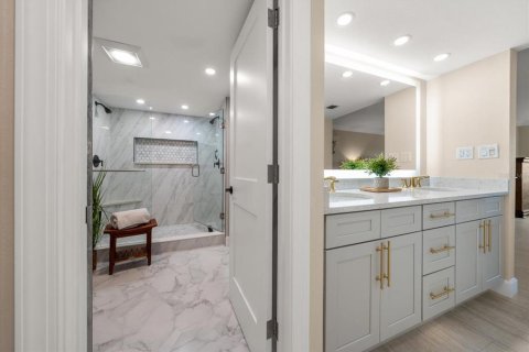 Condo in Clearwater, Florida, 2 bedrooms № 2287713 - photo 25