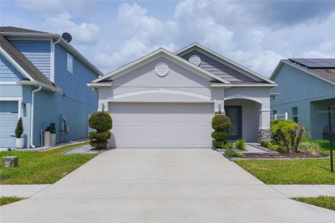 House in Davenport, Florida 3 bedrooms, 122.63 sq.m. № 2112464