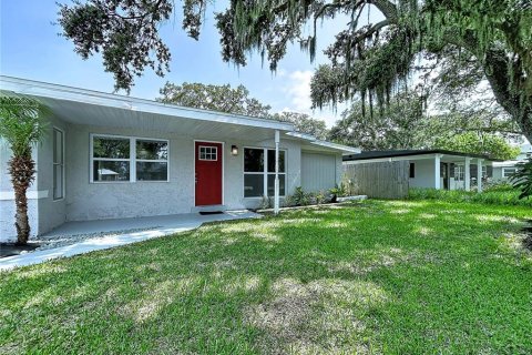 House in New Port Richey, Florida 3 bedrooms, 119.29 sq.m. № 2258381 - photo 5