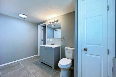 House in New Port Richey, Florida 3 bedrooms, 119.29 sq.m. № 2258381 - photo 28