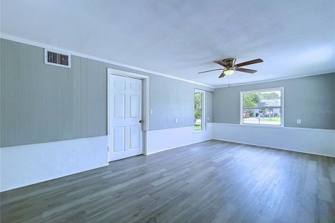 House in New Port Richey, Florida 3 bedrooms, 119.29 sq.m. № 2258381 - photo 20