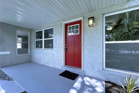 House in New Port Richey, Florida 3 bedrooms, 119.29 sq.m. № 2258381 - photo 7