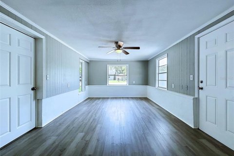 House in New Port Richey, Florida 3 bedrooms, 119.29 sq.m. № 2258381 - photo 19
